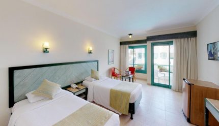 Atpūta Šarmelšeihā – Falcon Hills 3*