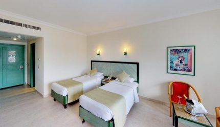 Atpūta Šarmelšeihā – Falcon Hills 3*
